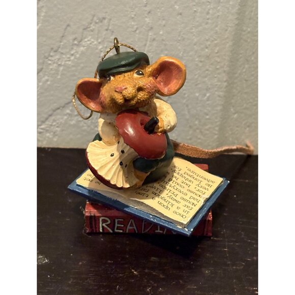 Kurt Adler Hole In The Wall Gang Christmas Mouse Reading Ornament On Books Apple - Picture 2 of 6
